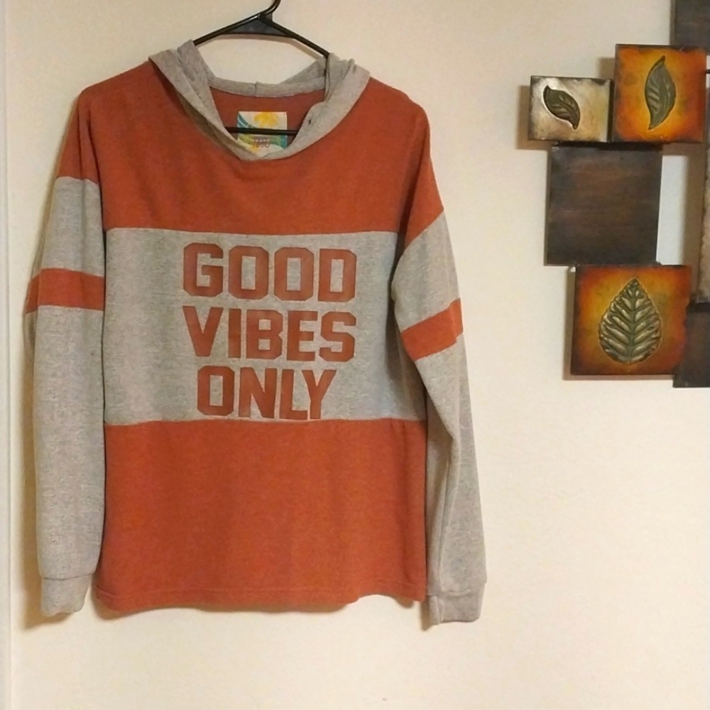 GOOD VIBES ONLY long sleeve shirt.  size L
